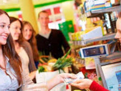 Продавец в магазин європродуктів