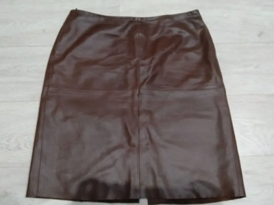 Кожаная коричневая женская юбка Benetton