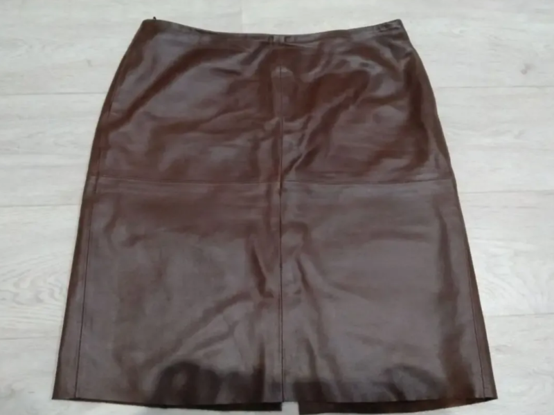 Кожаная коричневая женская юбка Benetton