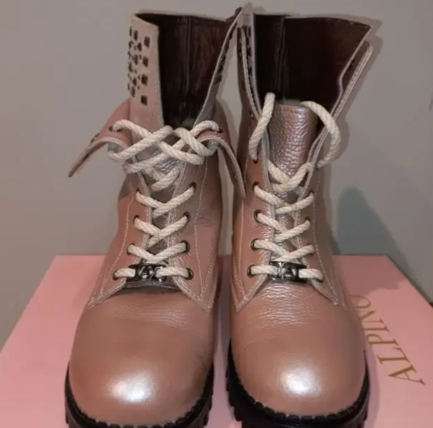 Шкіряні зимові чобітки, напівчобітки.