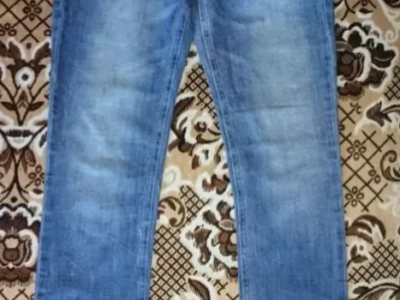 Джинсы Benetton.