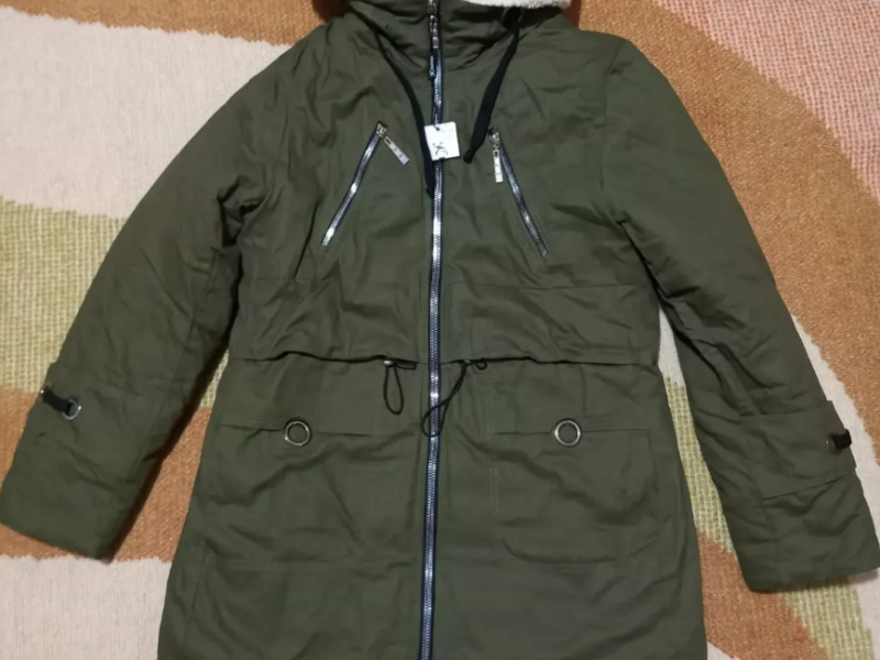 Парка куртка зимняя.