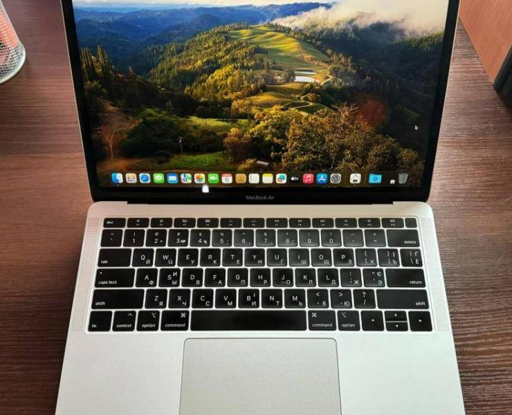 Лаконічний і стильний MacBook Air 2019 Silver 8/128GB — чудовий вибір за доступною ціною!