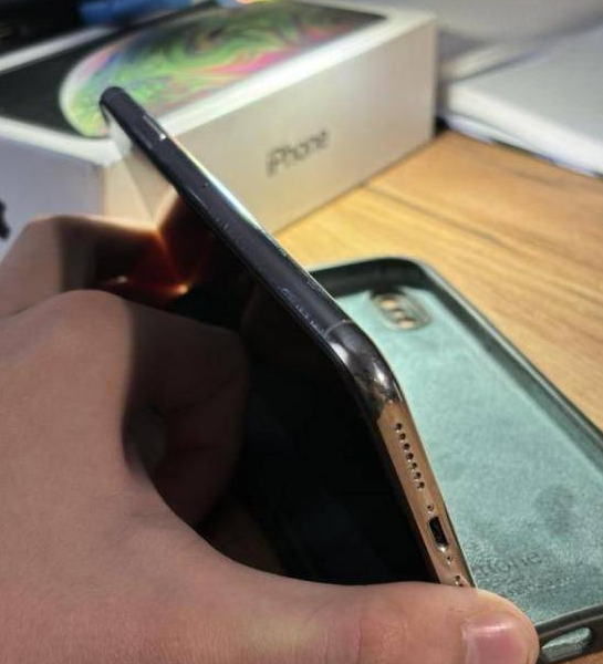 Продаю iPhone XS Max 256GB у відмінному стані — 9300 грн