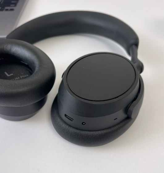Бездротові навушники Sennheiser ACCENTUM Plus Wireless Black: до 50 годин музики та повне занурення у звук
