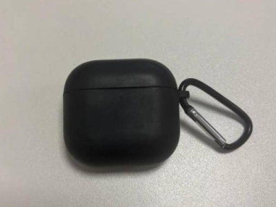 Продаю навушники Apple AirPods 4 в хорошому стані — 4500 грн