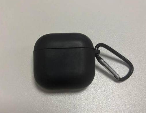 Продаю навушники Apple AirPods 4 в хорошому стані — 4500 грн