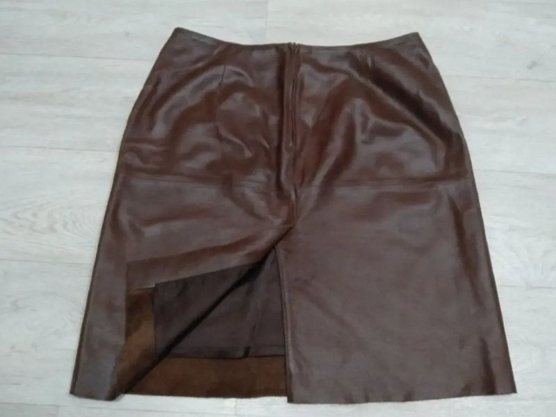 Кожаная коричневая женская юбка Benetton