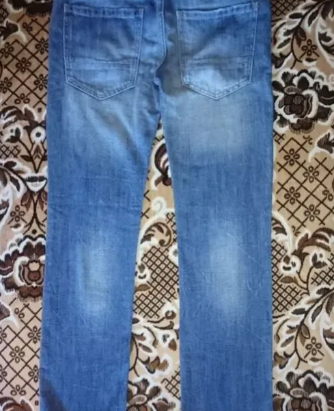 Джинсы Benetton.