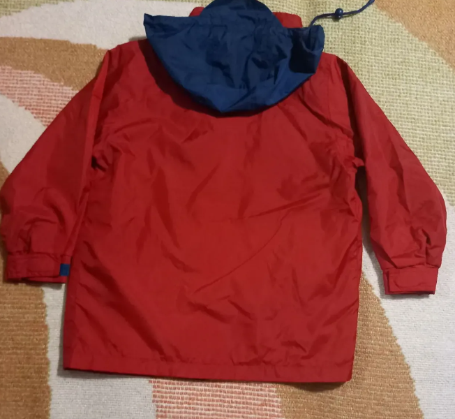 Ветровка-куртка,дождевик мальчику.