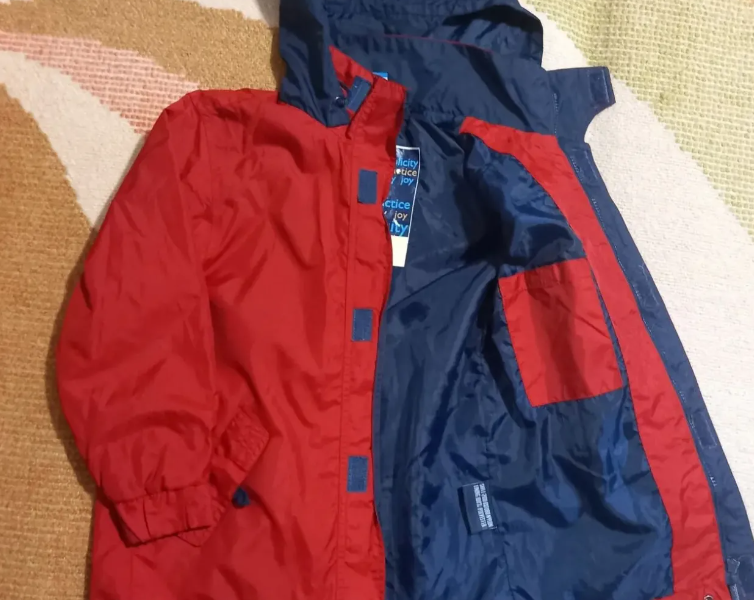 Ветровка-куртка,дождевик мальчику.