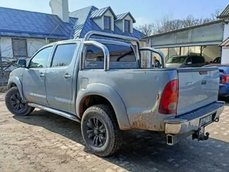 Toyota Hilux ДЛЯ ЗСУ