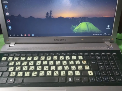 Ноутбук Samsung RV-520, 4 ядра Core-I5 по 2,3Ghz, SSD-128, 4-ОЗУ