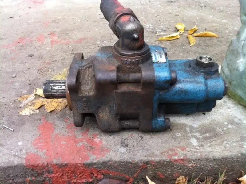 масляный насос и 2 распредедителя