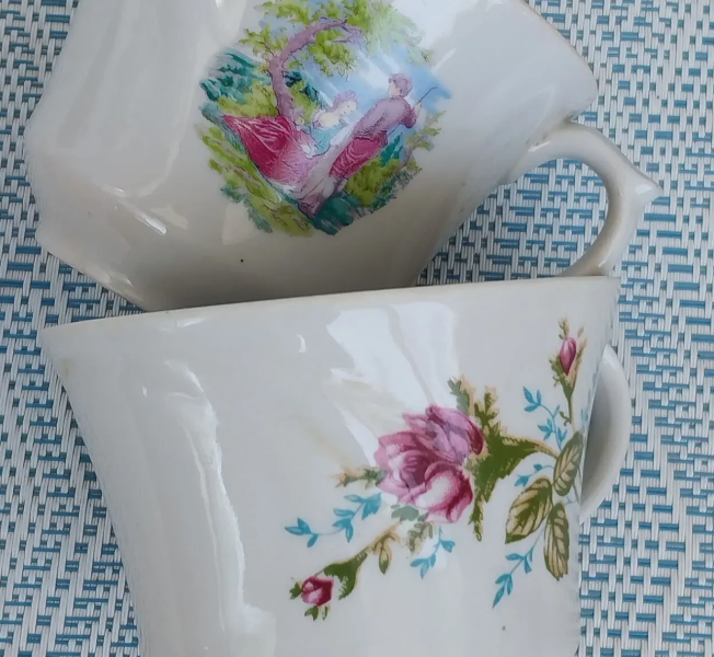 Чашки чайные Блюдца б/у поштучно