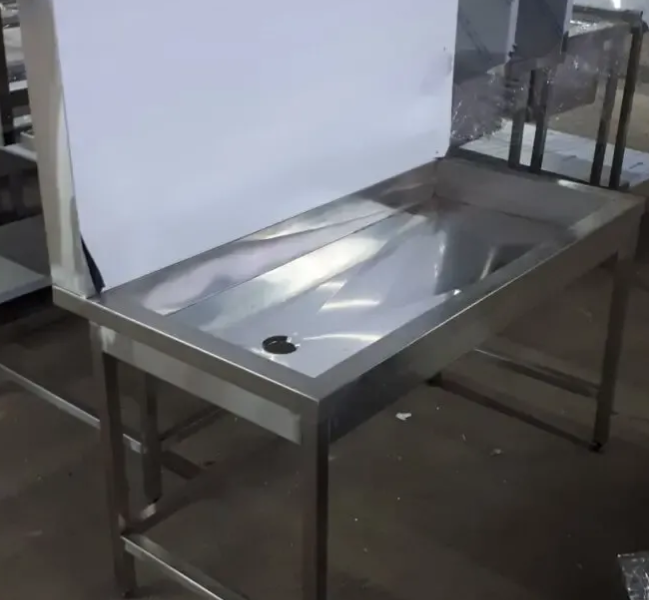 Прилавок для разлива питьевой воды в бутыли из нержавейки