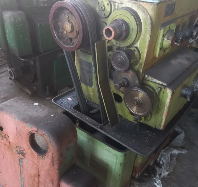 Токарний верстату 1к62 рмц 1 метр