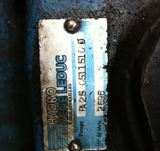 масляный насос и 2 распредедителя