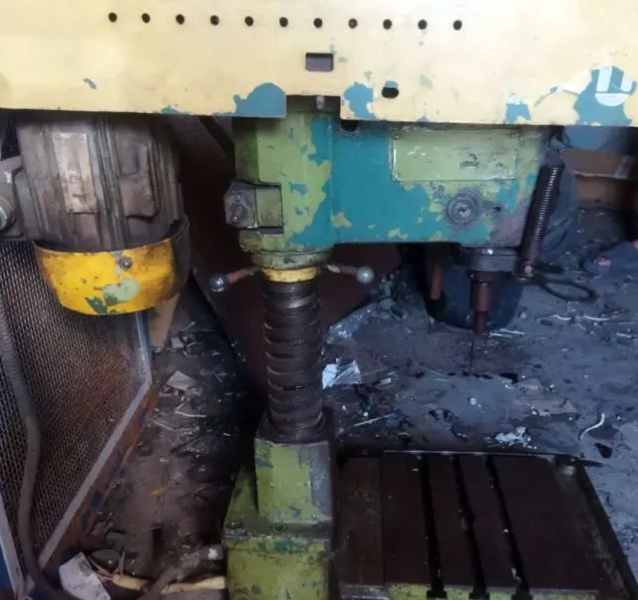 Свердлильний верстат 2м112