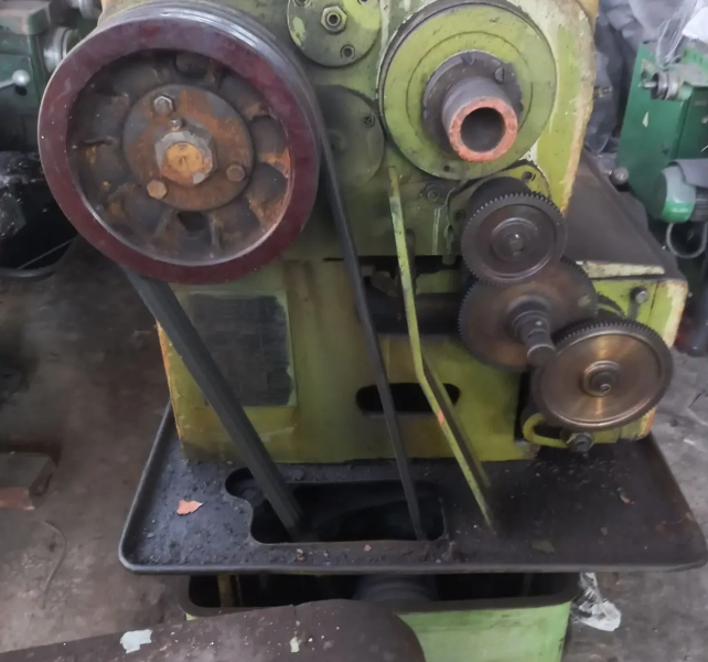 Токарний верстату 1к62 рмц 1 метр