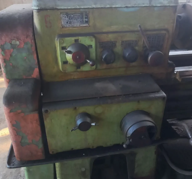 Токарний верстату 1к62 рмц 1 метр