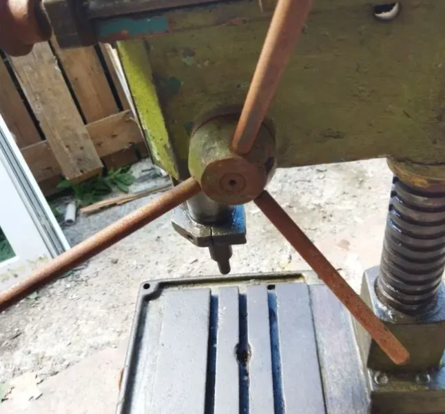 Свердлильний верстат 2м112