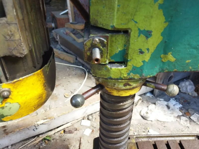 Свердлильний верстат 2м112