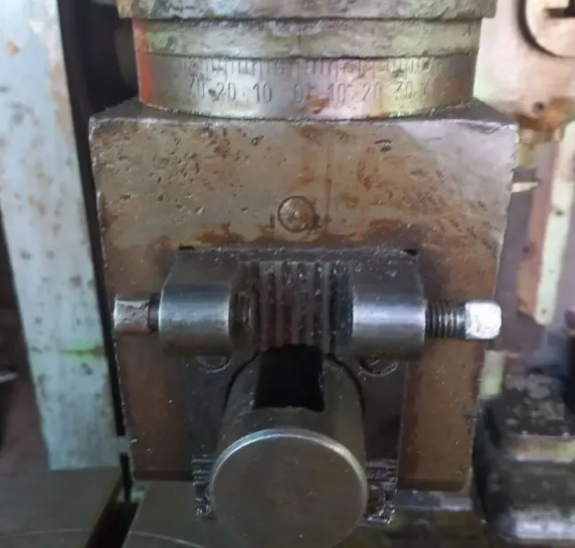 Долбальний верстат 7а420