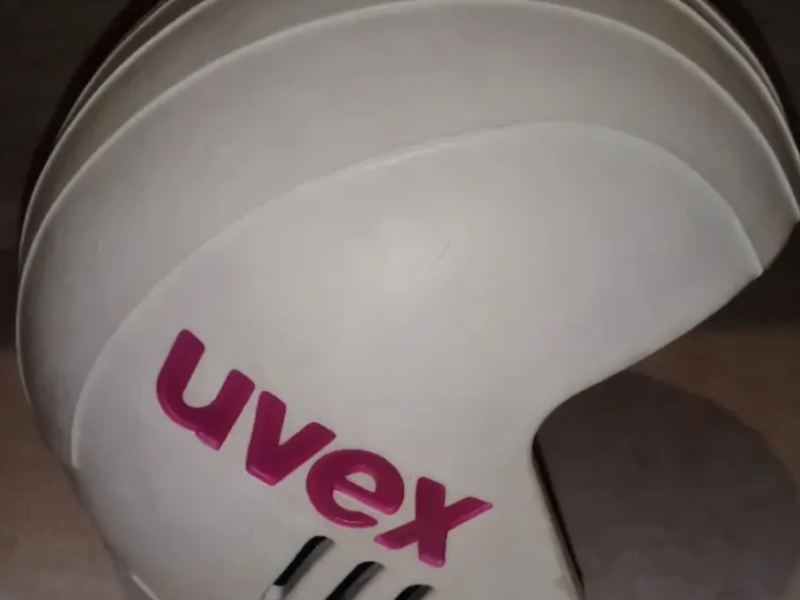 Дитячий захисний, універсальний шолом Uvex