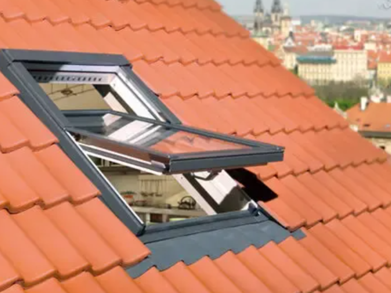 Мансардное окно Fakro 78 х 118см с окладом