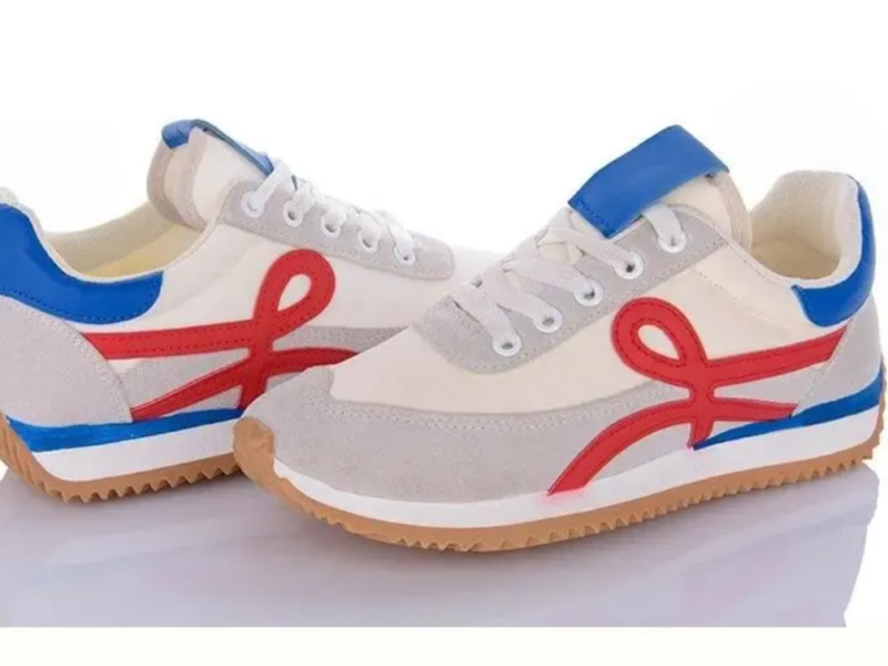 Кроссовки подросток размер 35-38 новые