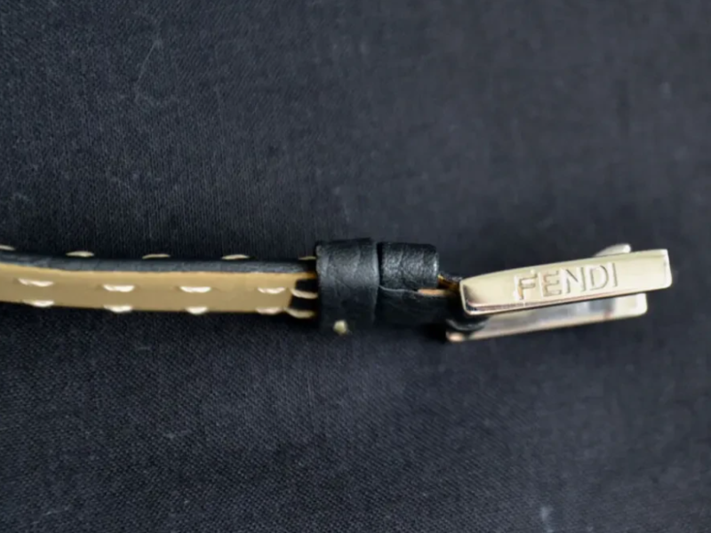 FENDI Наручные часы