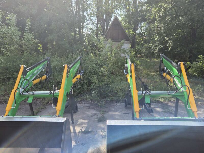 Швидкоз'ємний фронтальний навантажувач LoadPro