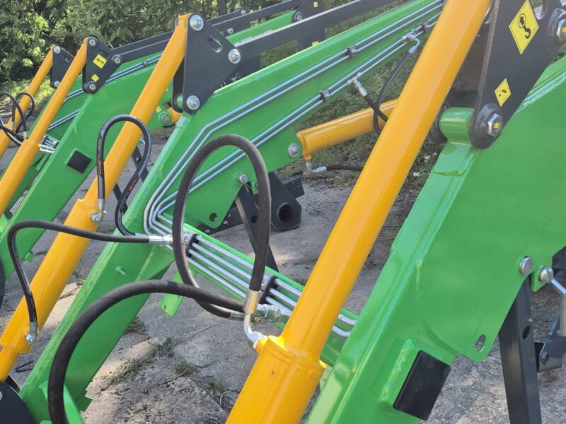 Швидкоз'ємний фронтальний навантажувач LoadPro