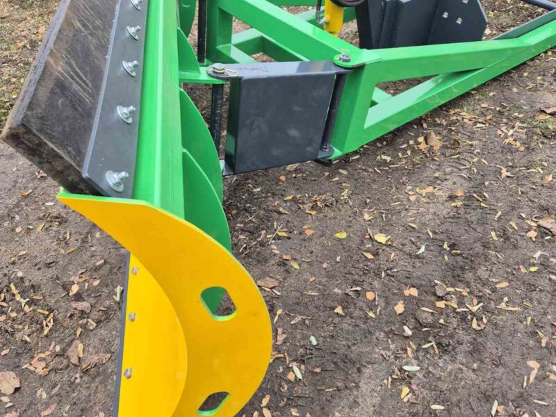 Бульдозерний відвал (лопата) до тракторів МТЗ, ЮМЗ, Т-150, Т-40