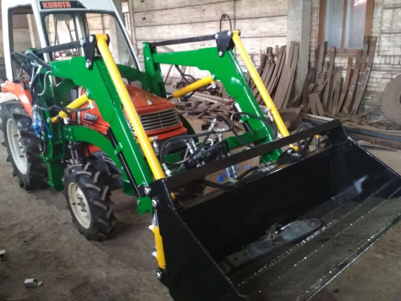 Мінінавантажувач КУН джойстик. Навантажувач на мінітрактор.