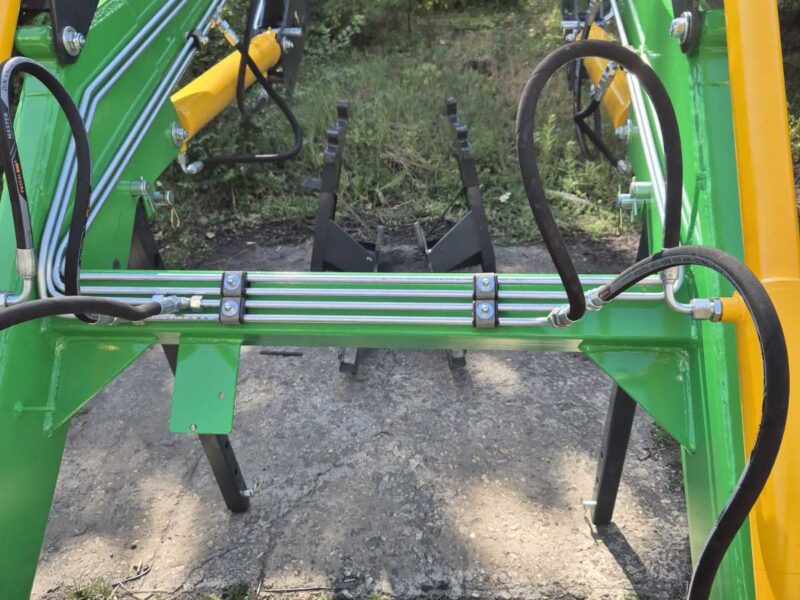 Швидкоз'ємний фронтальний навантажувач LoadPro