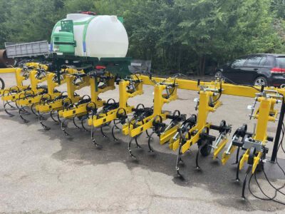 Прополочний культиватор КРН 5.6м з бочкою для рідких добрив