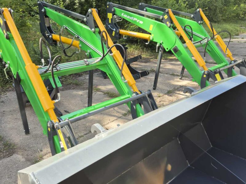 Швидкоз'ємний фронтальний навантажувач LoadPro