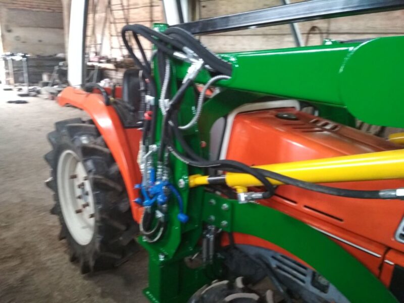 Мінінавантажувач КУН джойстик. Навантажувач на мінітрактор.