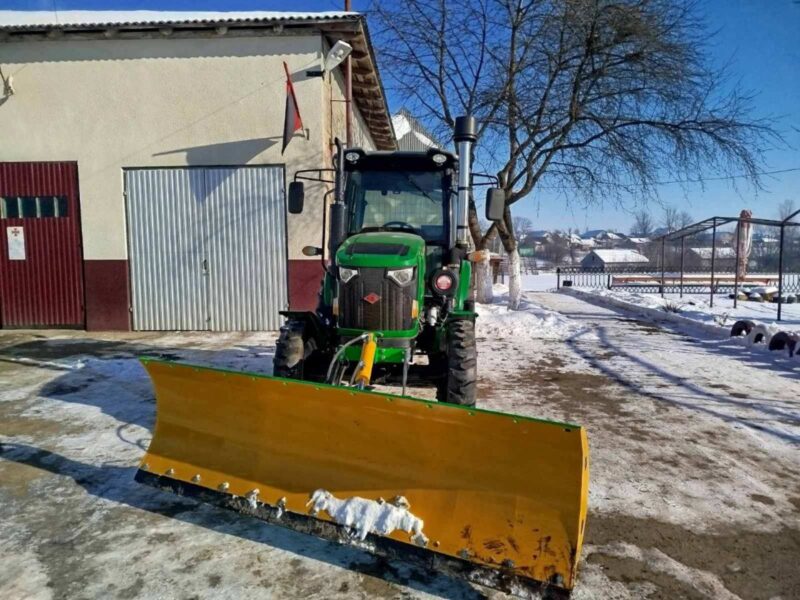 Відвал для снігу на мінітрактор