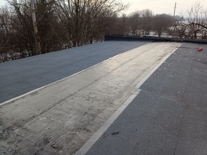 Кровельщики ремонт крыш мелкий и капитальный