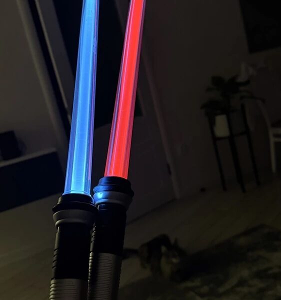 Двусторонний световой меч — 132 см. Когда один клинок — это слишком мало