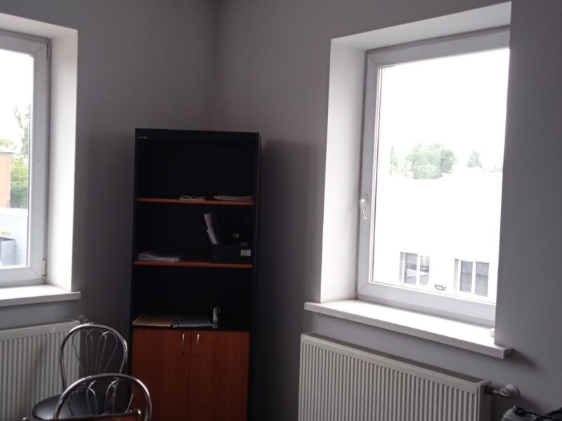 Здається в оренду офісні приміщення 15-100 кв. м., Кривий Ріг, р-н Автовокзал