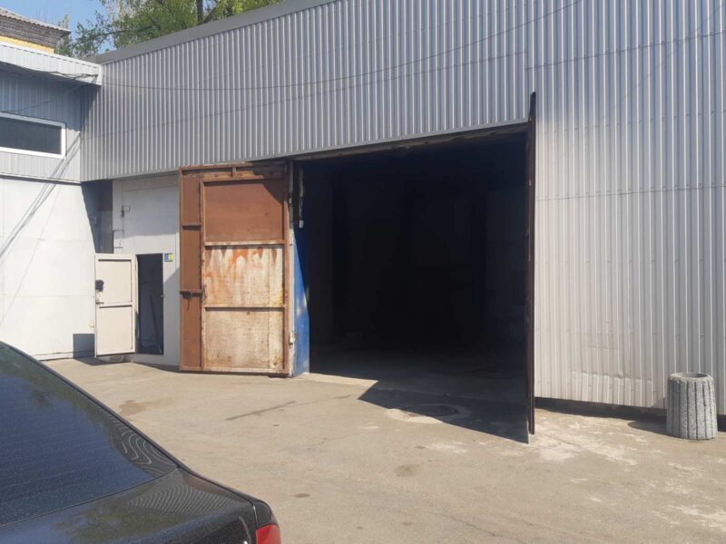 Здається в оренду приміщення 75 м кв під СТО або склад