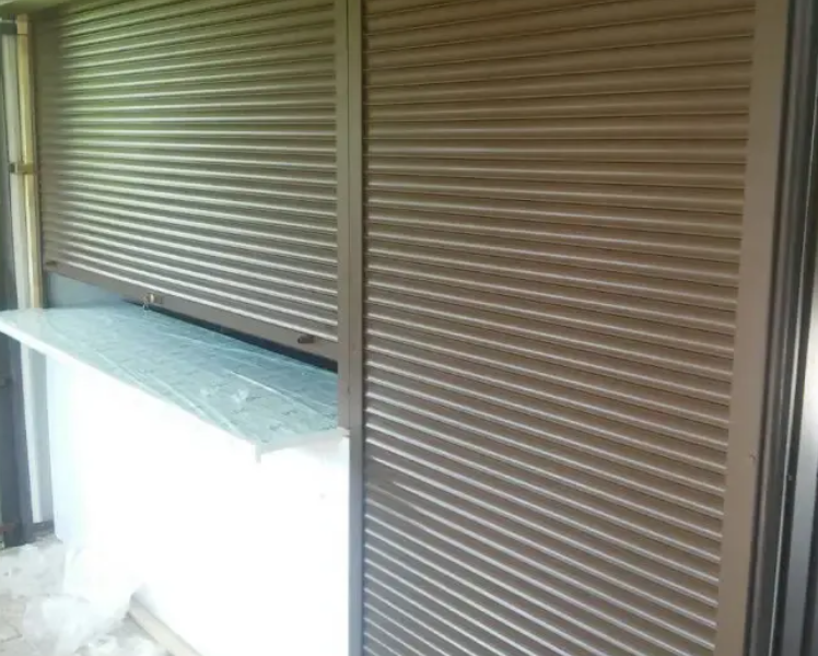 Обслуживание защитных роллет