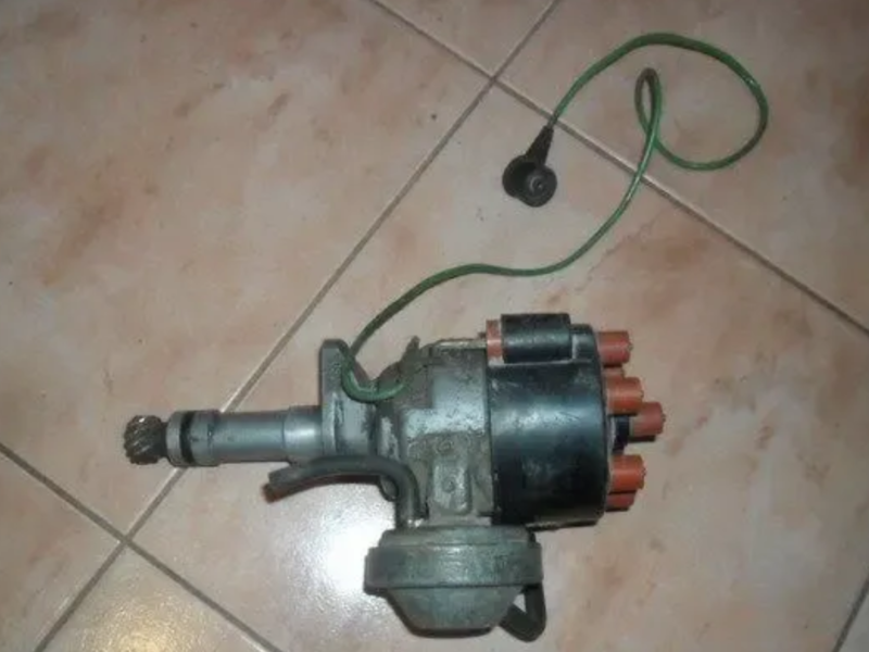 Распределитель зажигания Мерседес 280 / BOSCH 0237302003 .