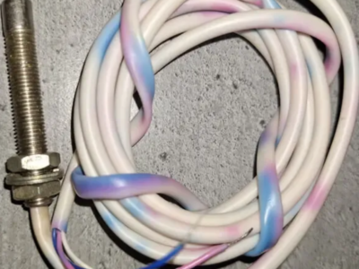 Вимикач колійної безконтактної серії ВПБ18 101-108 120УХЛ4