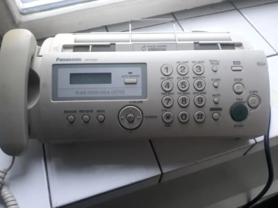 Факс Panasonic KX-FP207 із автовизначником номера.