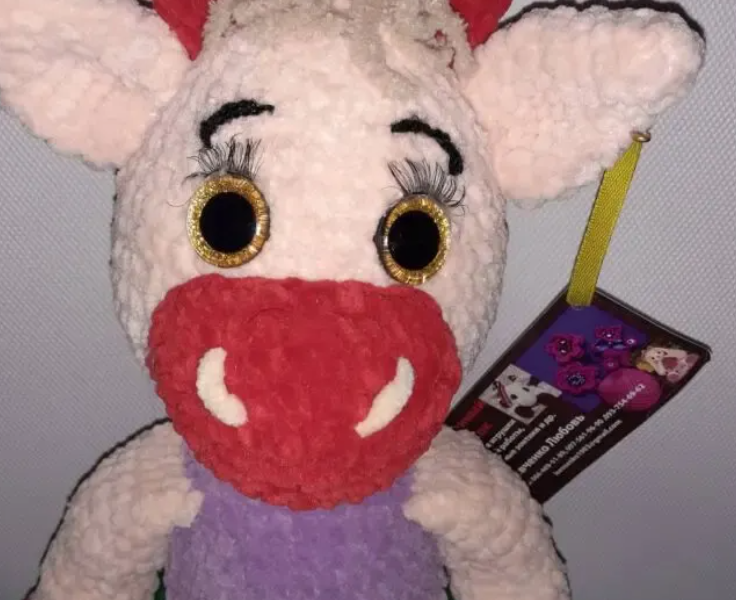 Мягенький плюшевый бычок